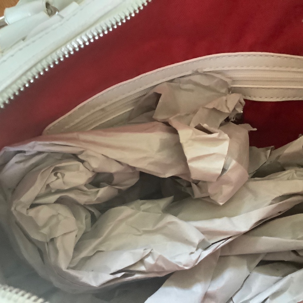 WHBM WHITE  LEATHER Bag/TOTE NWT - Picture 8 of 10